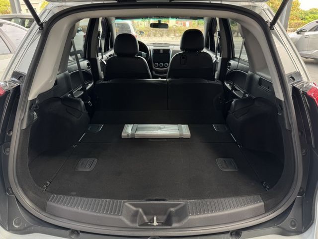 你沒看錯~我僅跑11萬公里~月繳4000輕鬆開 ~ 大螢幕安卓機、恆溫空調、倒車顯影、後座分離傾倒 ! 可全額貸款 ~  第16張相片