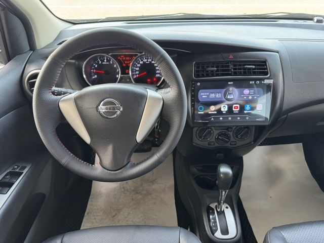 就是愛白車 ~ 大螢幕安卓機、胎壓監控、衛星導航、ISOFIX、車頂行李架、後座分離傾倒 !  第5張相片