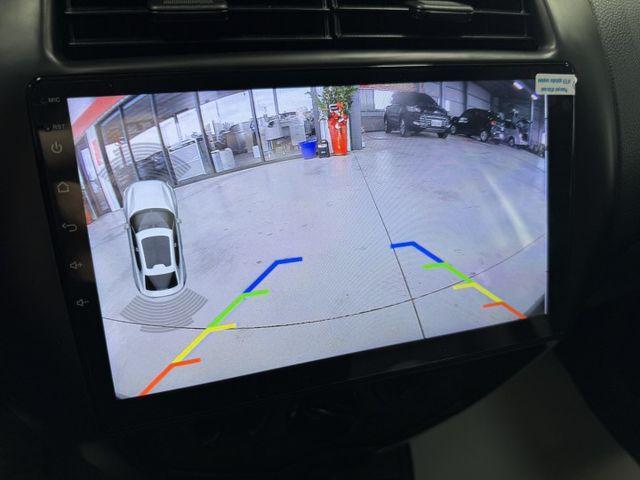 就是愛白車 ~ 大螢幕安卓機、胎壓監控、衛星導航、ISOFIX、車頂行李架、後座分離傾倒 !  第7張相片