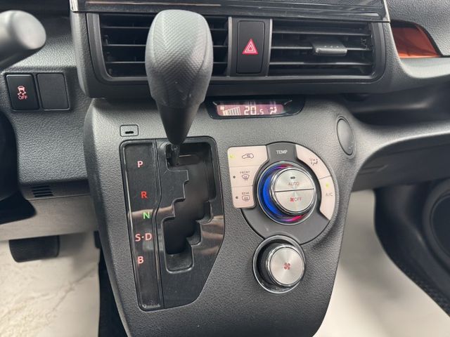 你沒看錯 ~ 我僅跑五萬多 ! I-KEY、車道偏離警示、自動緊急煞車、TCS防滑、胎壓監控、後座分離傾倒 !  第7張相片