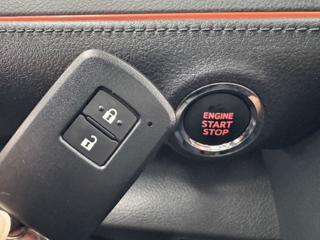 你沒看錯 ~ 我僅跑五萬多 ! I-KEY、車道偏離警示、自動緊急煞車、TCS防滑、胎壓監控、後座分離傾倒 !  第9張相片