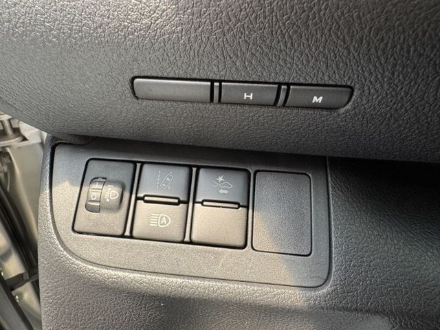 你沒看錯 ~ 我僅跑五萬多 ! I-KEY、車道偏離警示、自動緊急煞車、TCS防滑、胎壓監控、後座分離傾倒 !  第11張相片