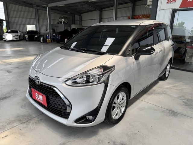 你沒看錯 ~ 我僅跑五萬多 ! I-KEY、車道偏離警示、自動緊急煞車、TCS防滑、胎壓監控、後座分離傾倒 !  第20張相片