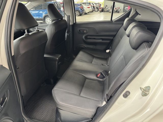 就是愛白車 ~ 定速、I-KEY、盲點偵測、恆溫空調、TCS防滑、胎壓監控、ISOFIX、後座分離傾倒 !  第3張相片