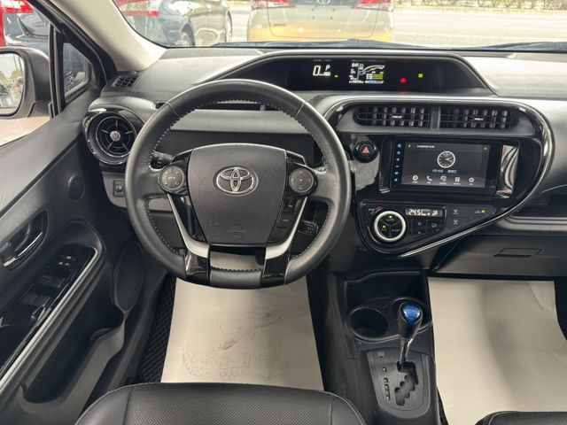 就是愛白車 ~ 定速、I-KEY、盲點偵測、恆溫空調、TCS防滑、胎壓監控、ISOFIX、後座分離傾倒 !  第5張相片