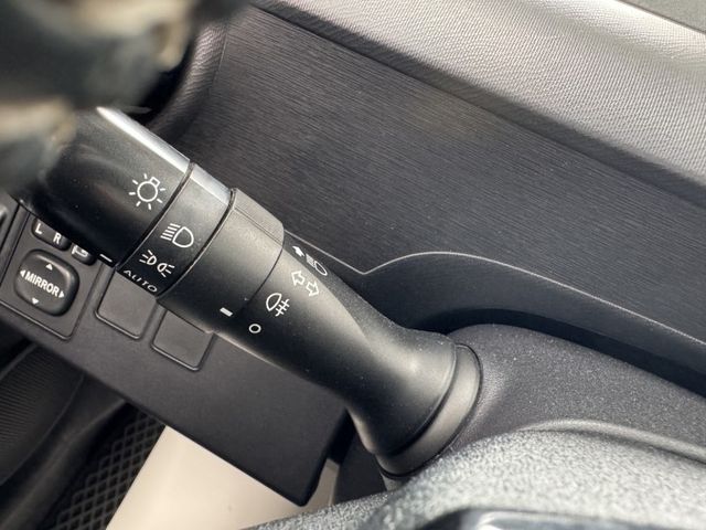 就是愛白車 ~ 定速、I-KEY、盲點偵測、恆溫空調、TCS防滑、胎壓監控、ISOFIX、後座分離傾倒 !  第11張相片