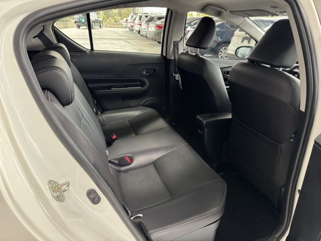 就是愛白車 ~ 定速、I-KEY、盲點偵測、恆溫空調、TCS防滑、胎壓監控、ISOFIX、後座分離傾倒 !  第17張相片