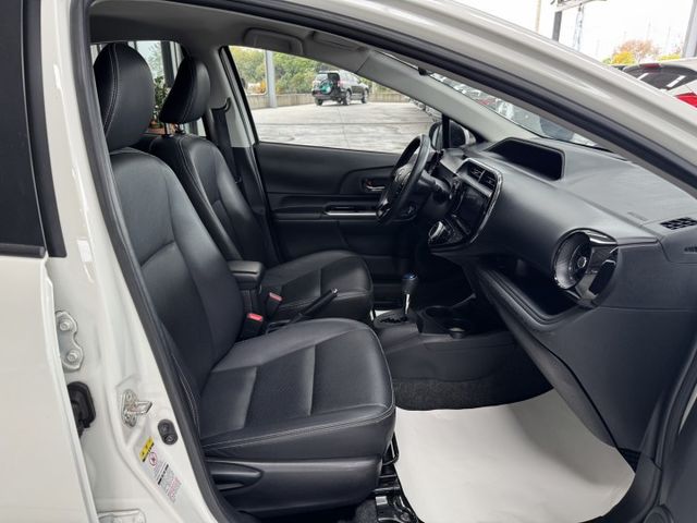 就是愛白車 ~ 定速、I-KEY、盲點偵測、恆溫空調、TCS防滑、胎壓監控、ISOFIX、後座分離傾倒 !  第18張相片