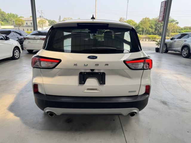 網友專屬優惠實施中 ~ 定速、渦輪增壓、左右獨立空調、盲點偵測、ACC、TCS防滑、胎壓監控 !  第13張相片