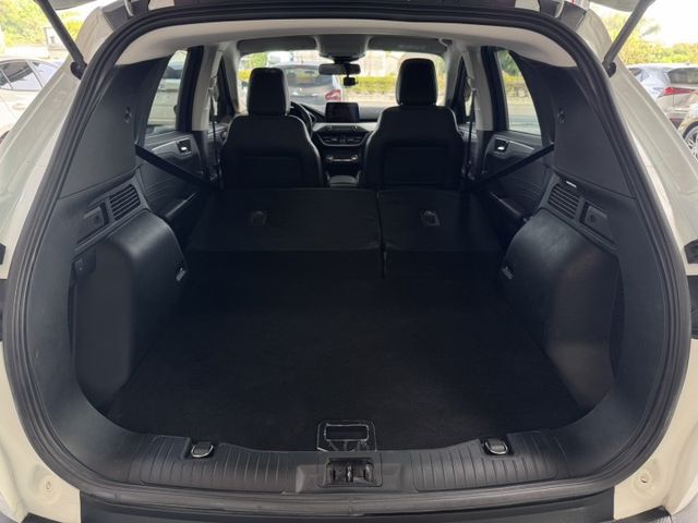 網友專屬優惠實施中 ~ 定速、渦輪增壓、左右獨立空調、盲點偵測、ACC、TCS防滑、胎壓監控 !  第15張相片