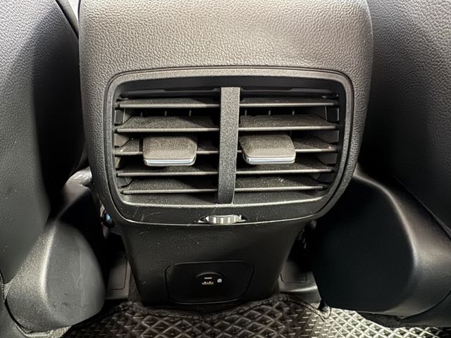 網友專屬優惠實施中 ~ 定速、渦輪增壓、左右獨立空調、盲點偵測、ACC、TCS防滑、胎壓監控 !  第17張相片