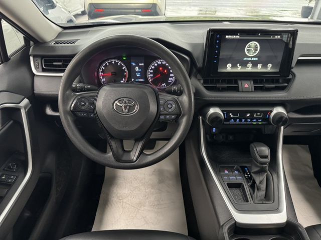 網友專屬優惠實施中 ~ 定速、ACC、車偏、煞停、TCS防滑、胎壓監控、後座出風口 ! 可全貸 ~  第5張相片