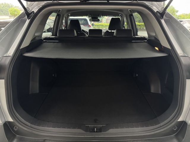 網友專屬優惠實施中 ~ 定速、ACC、車偏、煞停、TCS防滑、胎壓監控、後座出風口 ! 可全貸 ~  第13張相片