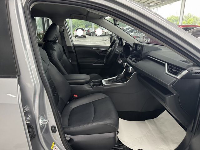 網友專屬優惠實施中 ~ 定速、ACC、車偏、煞停、TCS防滑、胎壓監控、後座出風口 ! 可全貸 ~  第18張相片