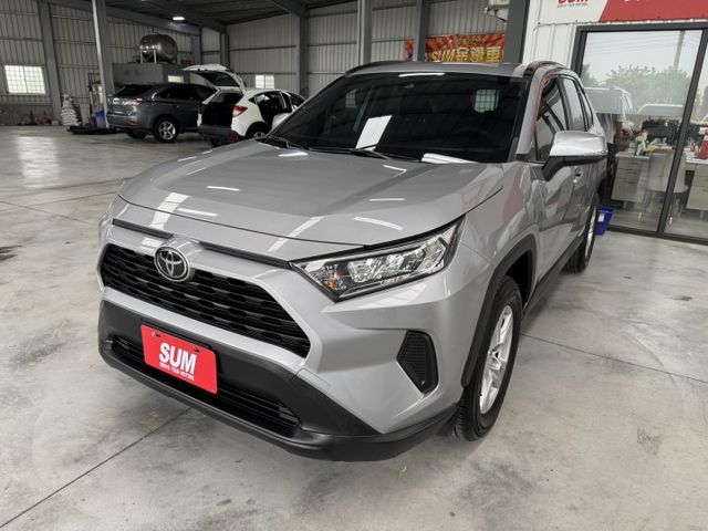 網友專屬優惠實施中 ~ 定速、ACC、車偏、煞停、TCS防滑、胎壓監控、後座出風口 ! 可全貸 ~  第19張相片