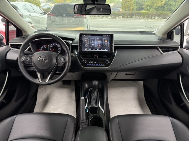 你沒看錯 ~ 僅跑五萬多 !  定速、ACC、車偏、恆溫空調、TCS防滑、胎壓監控、後座分離傾倒 !  第4張相片