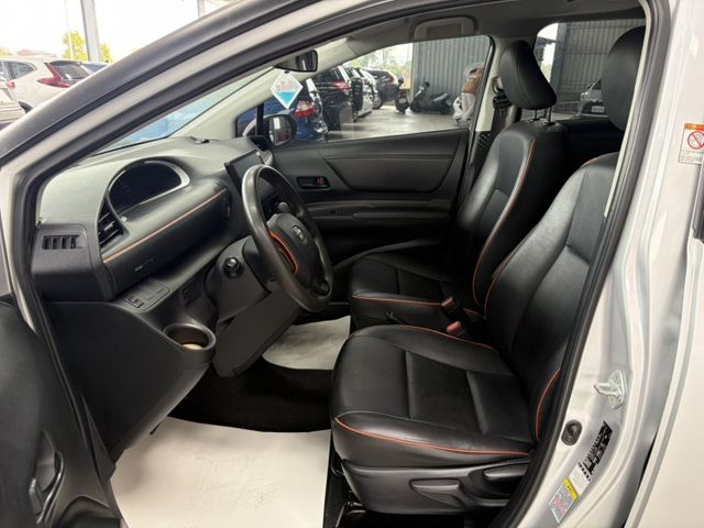 七人座 ~ 僅跑七萬多 ! I-KEY、定速、恆溫空調、TCS防滑、胎壓監控、後座出風口、後座分離傾倒 !  第2張相片