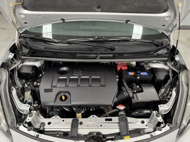 七人座 ~ 僅跑七萬多 ! I-KEY、定速、恆溫空調、TCS防滑、胎壓監控、後座出風口、後座分離傾倒 !  第13張相片