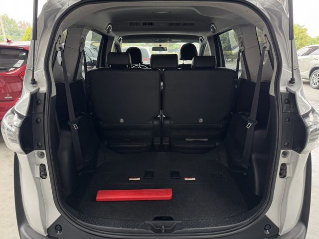 七人座 ~ 僅跑七萬多 ! I-KEY、定速、恆溫空調、TCS防滑、胎壓監控、後座出風口、後座分離傾倒 !  第16張相片