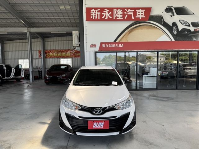 就是愛白車 ! 大螢幕安卓機、TCS防滑、胎壓監控、光感應頭燈、衛星導航、倒車顯影、ISOFIX !  第1張相片