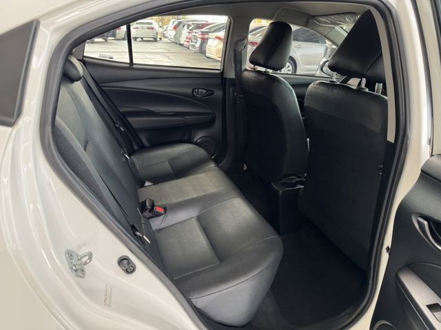 就是愛白車 ! 大螢幕安卓機、TCS防滑、胎壓監控、光感應頭燈、衛星導航、倒車顯影、ISOFIX !  第17張相片