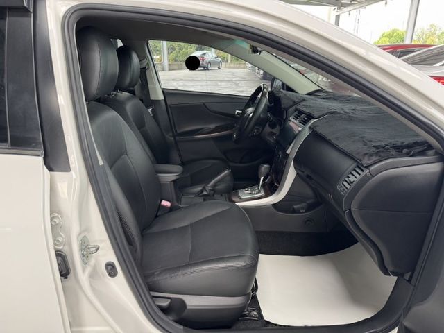 小改款7速手自排~ 定速、大螢幕安卓機、恆溫空調、抬頭顯示器、衛星導航、倒車顯影、後座分離傾倒 !  第19張相片