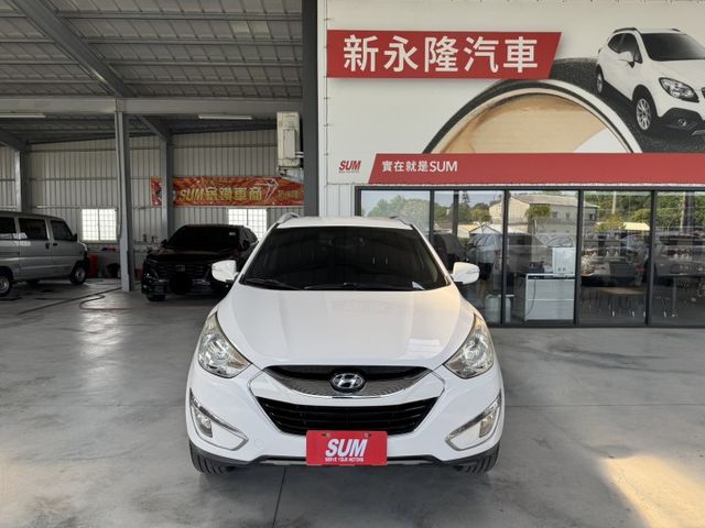 買車免求人~月繳4888輕鬆開回家 ~ 定速、電動座椅、抬頭顯示器、左右獨立空調、TCS防滑、後座分離傾倒~僅跑15萬  第1張相片