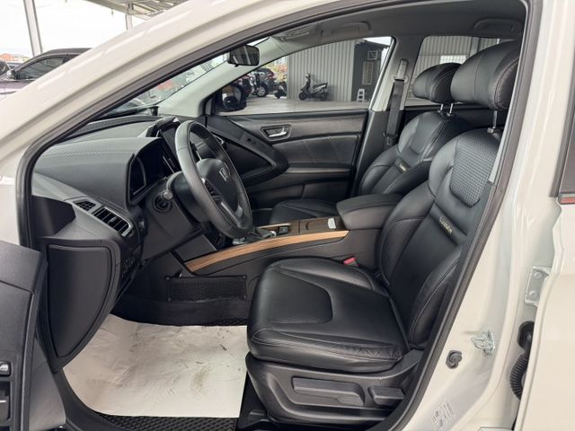 僅跑八萬多 !  定速、渦輪增壓、恆溫空調、TCS防滑、胎壓監控、後座出風口、車頂行李架、後座分離傾倒 !  第2張相片