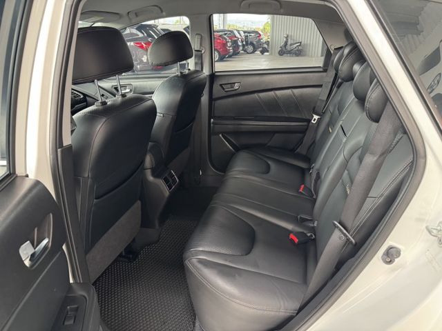 僅跑八萬多 !  定速、渦輪增壓、恆溫空調、TCS防滑、胎壓監控、後座出風口、車頂行李架、後座分離傾倒 !  第3張相片