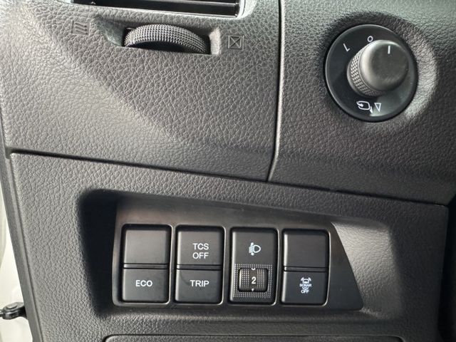 僅跑八萬多 !  定速、渦輪增壓、恆溫空調、TCS防滑、胎壓監控、後座出風口、車頂行李架、後座分離傾倒 !  第12張相片