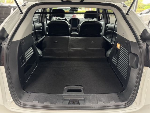 僅跑八萬多 !  定速、渦輪增壓、恆溫空調、TCS防滑、胎壓監控、後座出風口、車頂行李架、後座分離傾倒 !  第16張相片