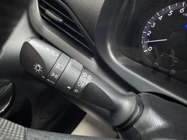 原廠保固中 ! 就是愛白車 ~ TCS防滑、胎壓監控、倒車顯影、ISOFIX、光感應頭燈、後座分離傾倒 ! 可全貸 ~  第10張相片