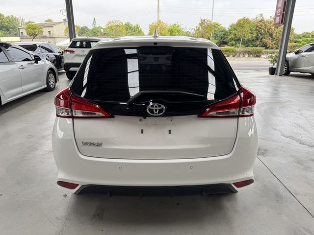 原廠保固中 ! 就是愛白車 ~ TCS防滑、胎壓監控、倒車顯影、ISOFIX、光感應頭燈、後座分離傾倒 ! 可全貸 ~  第13張相片