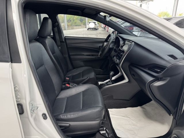 原廠保固中 ! 就是愛白車 ~ TCS防滑、胎壓監控、倒車顯影、ISOFIX、光感應頭燈、後座分離傾倒 ! 可全貸 ~  第18張相片