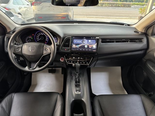 就是愛白車 ~ I-KEY、定速、換檔撥片、恆溫空調、TCS防滑、胎壓監控、後座分離傾倒 ! 可全貸 ~  第4張相片