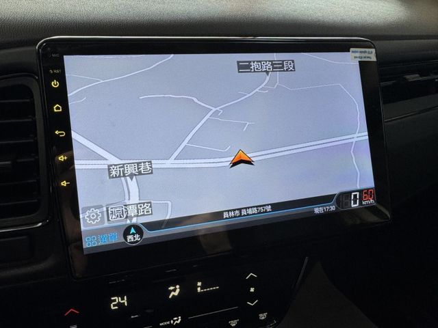 就是愛白車 ~ I-KEY、定速、換檔撥片、恆溫空調、TCS防滑、胎壓監控、後座分離傾倒 ! 可全貸 ~  第7張相片