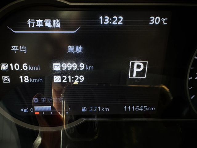 就是愛白車 ~ 免鑰使、定速、環景系統、恆溫空調、TCS防滑、胎壓監控、光感應頭燈、後座分離傾倒 !  第10張相片