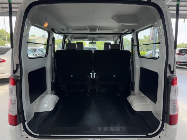 買領牌車找新永隆~全新車賣你二手價~讓你最划算~原廠四年12萬公里保固，現車不用等，錯過不再 ~  第12張相片