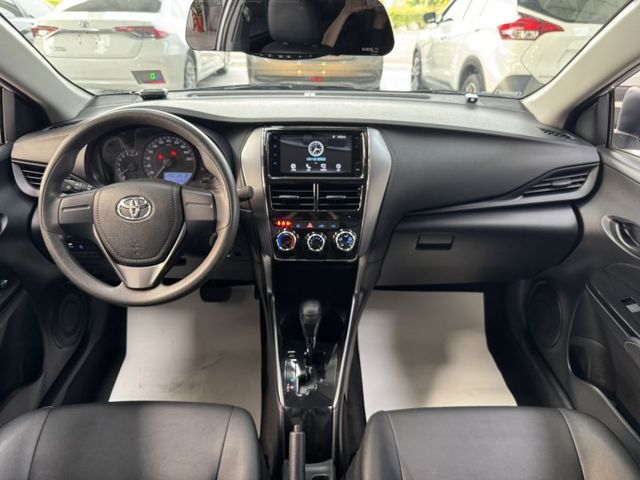 新車保固中 ~ TCS防滑、胎壓監控、抬頭顯示器、倒車顯影、光感應頭燈、ISOFIX ! 僅跑七萬 ~  第4張相片