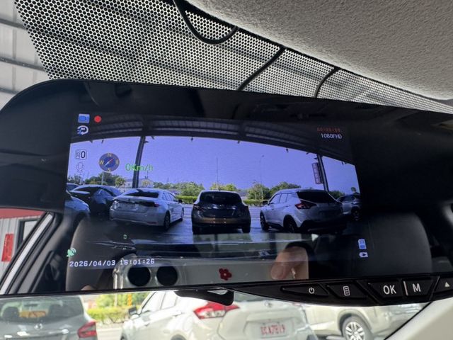 新車保固中 ~ TCS防滑、胎壓監控、抬頭顯示器、倒車顯影、光感應頭燈、ISOFIX ! 僅跑七萬 ~  第10張相片