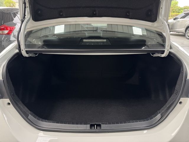 買車免求人~月繳6000輕鬆開回家~ 定速、大螢幕安卓機、胎壓監控、衛星導航、倒車顯影、ISOFIX、後座分離傾倒 !  第15張相片