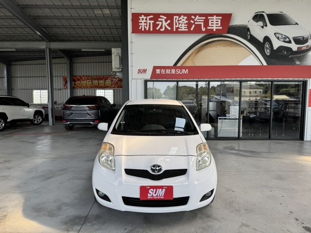 買車免求人~月繳4333輕鬆開回家 ~ G版~大螢幕安卓機、恆溫空調、衛星導航、倒車顯影、ISOFIX、後座分離傾倒  第1張相片