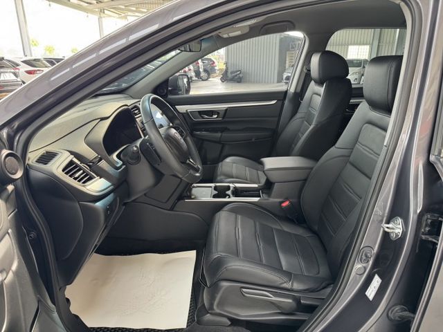 VTi-S版僅跑五萬多 !  I-KEY、定速、電動尾門、ACC、車偏、煞停、換檔撥片、左右獨立空調 ! 可全貸 ~  第2張相片