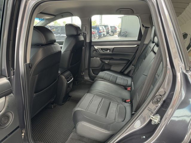VTi-S版僅跑五萬多 !  I-KEY、定速、電動尾門、ACC、車偏、煞停、換檔撥片、左右獨立空調 ! 可全貸 ~  第3張相片