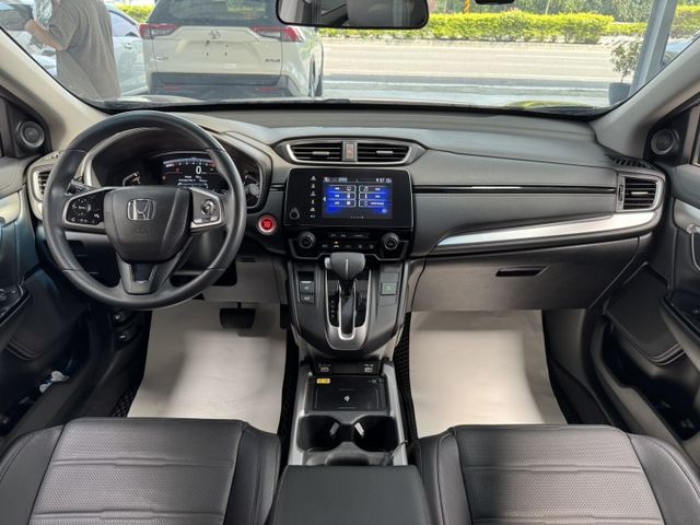 VTi-S版僅跑五萬多 !  I-KEY、定速、電動尾門、ACC、車偏、煞停、換檔撥片、左右獨立空調 ! 可全貸 ~  第4張相片