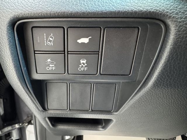 VTi-S版僅跑五萬多 !  I-KEY、定速、電動尾門、ACC、車偏、煞停、換檔撥片、左右獨立空調 ! 可全貸 ~  第12張相片