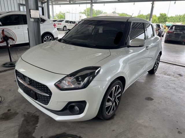 油電 ~ 僅跑六萬多 ! 車輛整理中 ~ 歡迎預約賞車 !  第1張相片
