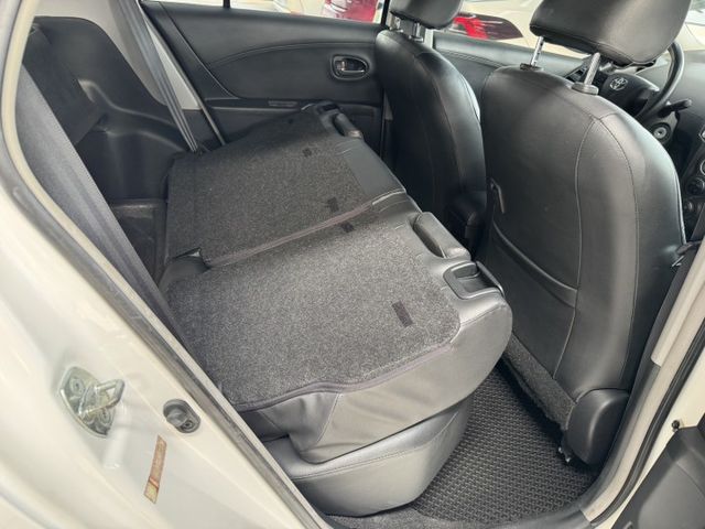 買車免求人~月繳4888輕鬆開回家~ 網友專屬優惠實施中 !  恆溫空調、倒車雷達、ISOFIX、備胎、後座分離傾倒 !  第15張相片