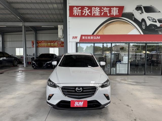 你沒看錯 ~ 僅跑八萬多 !  免鑰使、定速、盲點偵測、ACC、車偏、抬頭顯示器、TCS防滑、胎壓監控 !  第1張相片
