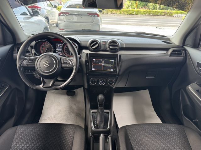 油電 ~ 就是愛白車 ! 免鑰使、定速、ACC、盲點偵測、車偏、煞停、恆溫空調、TCS防滑、胎壓監控 ~  第4張相片